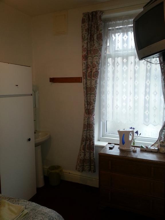 Jesmond International Hotel Blackpool Room photo