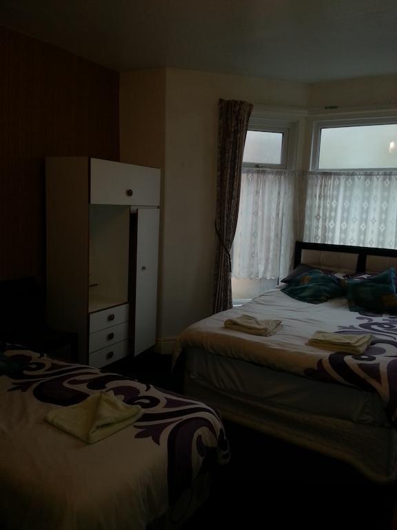 Jesmond International Hotel Blackpool Room photo